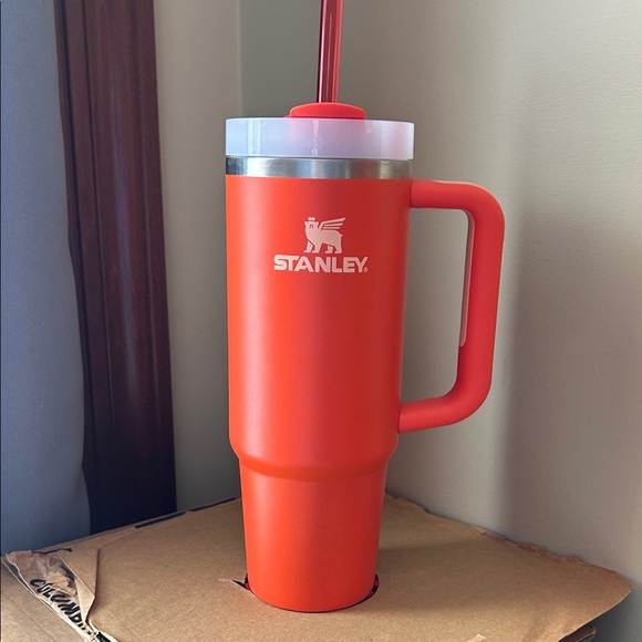 Orange Stanley, in brand new condition. - Picture 2 of 3